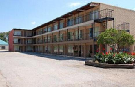 Elf Express Hotel Baton Rouge Exterior photo